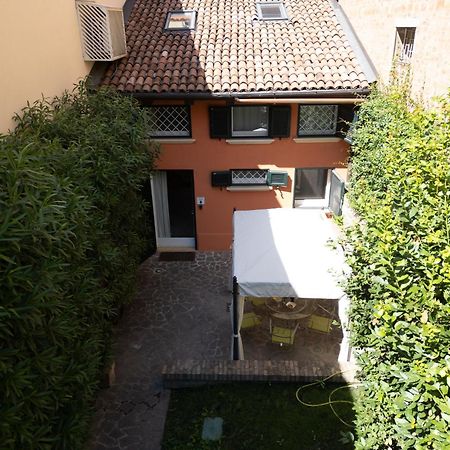 Isaia Garden -Private Garden Spa Bath Bolognarooms Bolonya Dış mekan fotoğraf